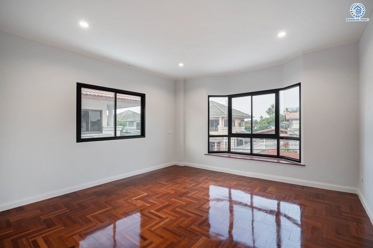 บ้านมือสองตกแต่งใหม่ โครงการ ศุภาลัย ออร์คิดปาร์ค2 ราชพฤกษ์-จรัญฯ ดีไซน์หรูหรา เนื้อที่ 50 ตร.ว. ฟังก์ชัน 3 ห้องนอน 2 ห้องน้ำ จอดรถได้ 2 คัน บนทำเลเดินทางสะดวก เชื่อมต่อหลายเส้นทาง และเดอะมอลล์บางแค ทางด่วน "กาญจนาภิเษก" และรถไฟฟ้าสายสีน้ำเงิน "สถานีภาษีเจริญ"